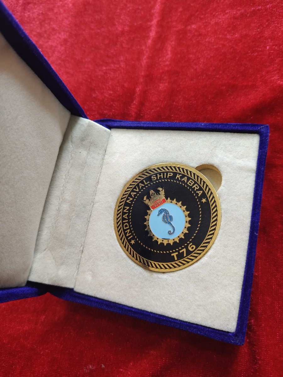 commemorative medal for the Indian Naval Ship Kabra (T76). — photo 2 of 2