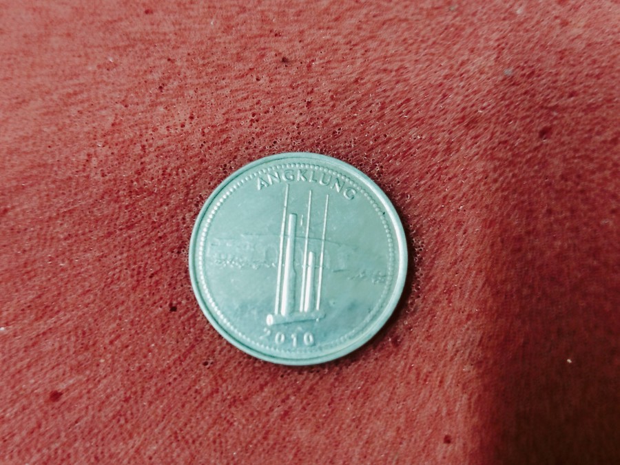 Indonesia 1000 Rupiah 2010 Coin — photo 2 of 2