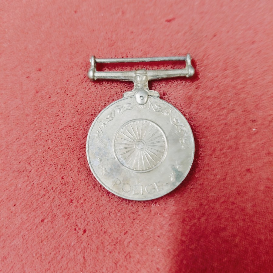 1950 Indian Police Independence Medal, awarded to police personnel serving on January 26, 1950 — photo 2 of 2